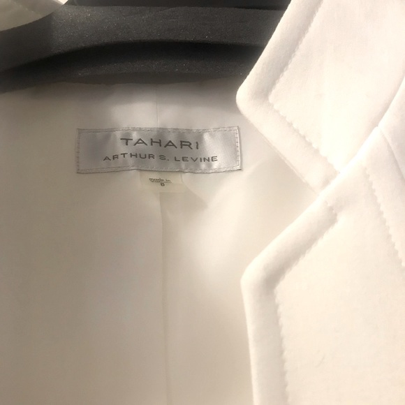 NWT White Tahari lightweight jacket with ruffle sleeves - Picture 3 of 5